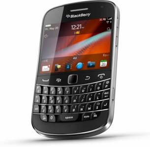 Picture 4 of the BlackBerry Bold 9930.