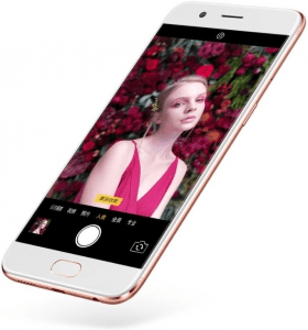 Picture 3 of the Oppo R11.